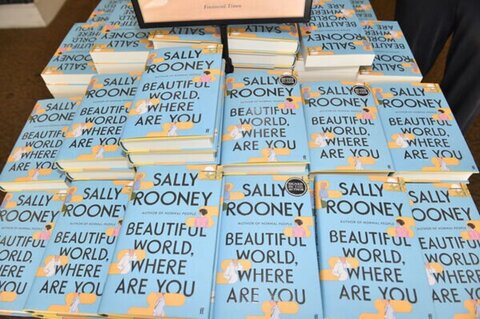 رمان جدید «سالی رونی» در صدر پر فروش ها