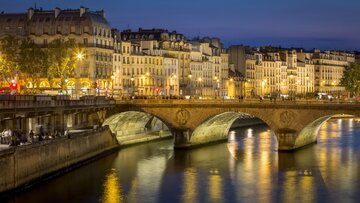 تجلی هویت با حضور فرهنگ و سنت در کالبد بناها