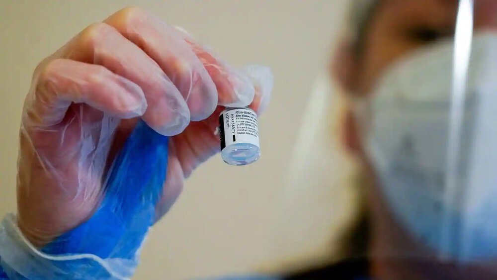 دریافت دز تقویت کننده واکسن کرونا در آلمان