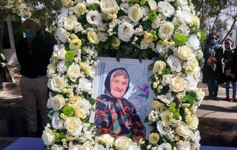 پیکر مادر شهید "ویگن گاراپیدی" به خاک سپرده شد