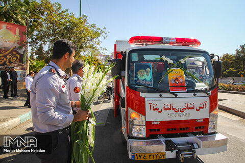 رژه نیرو های آتش نشانی در اصفهان