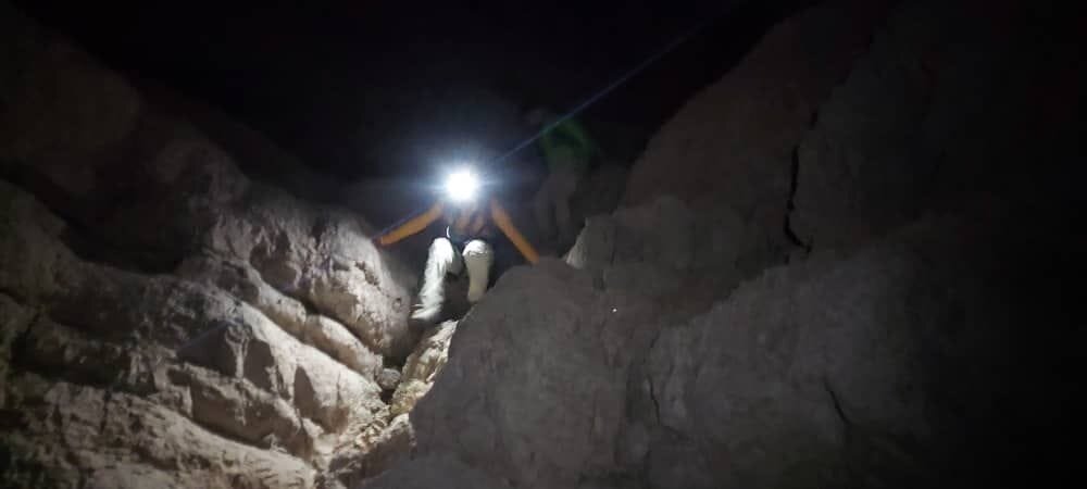 نجات ۳ کوهنورد گرفتار در کوه صفه اصفهان
