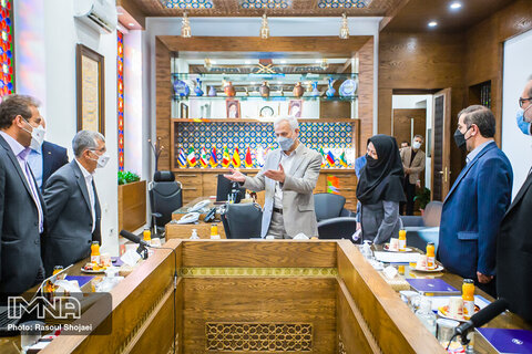 دیدار مدیرعامل مپنا با شهردار اصفهان