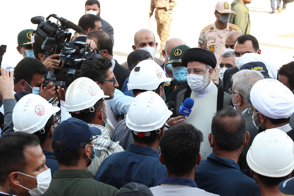 رئیس‌جمهور از مؤسسه دریایی شهید محلاتی بوشهر ‌بازدید کرد