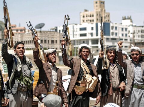 ادامه پیشروی ارتش و کمیته‌های مردمی در مرکز یمن