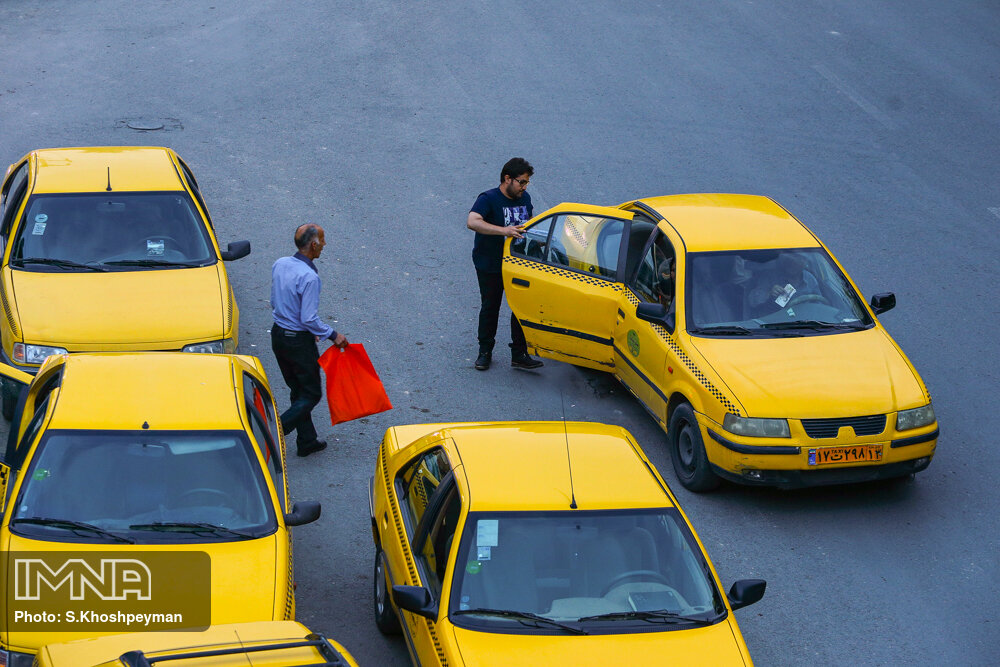 شهروندان از تاکسی‌های مجاز استفاده کنند