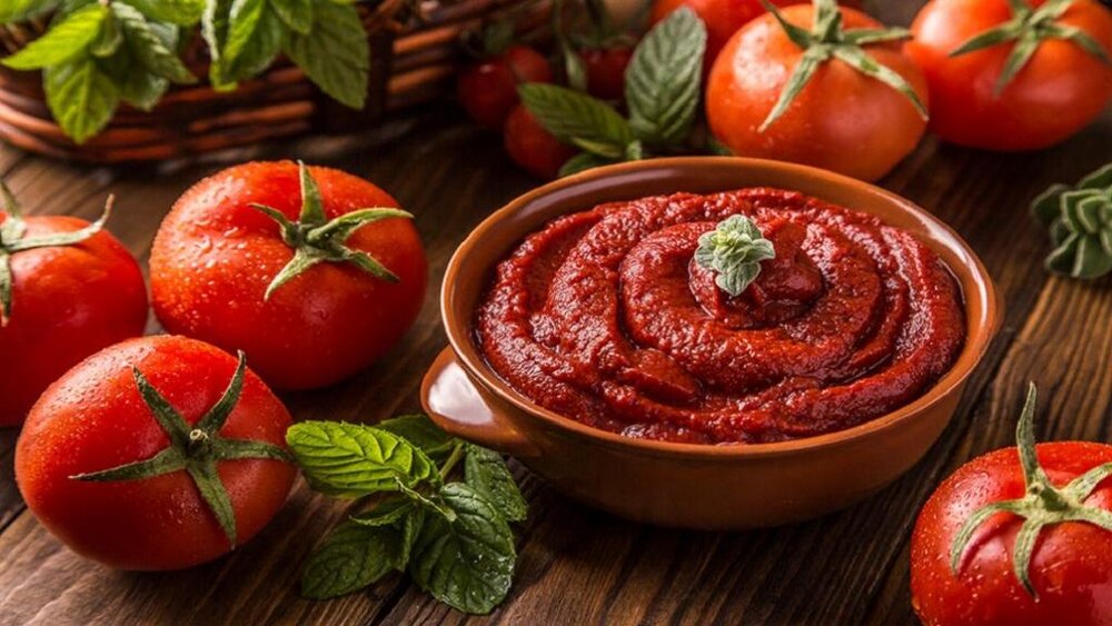 طرز تهیه رب گوجه فرنگی خانگی+ نکات کلیدی و جلوگیری از کپک زدن