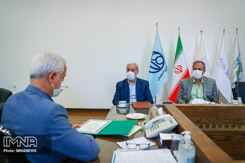 دیدار مسئولان ستاد بازسازی عتبات عالیات با شهردار اصفهان