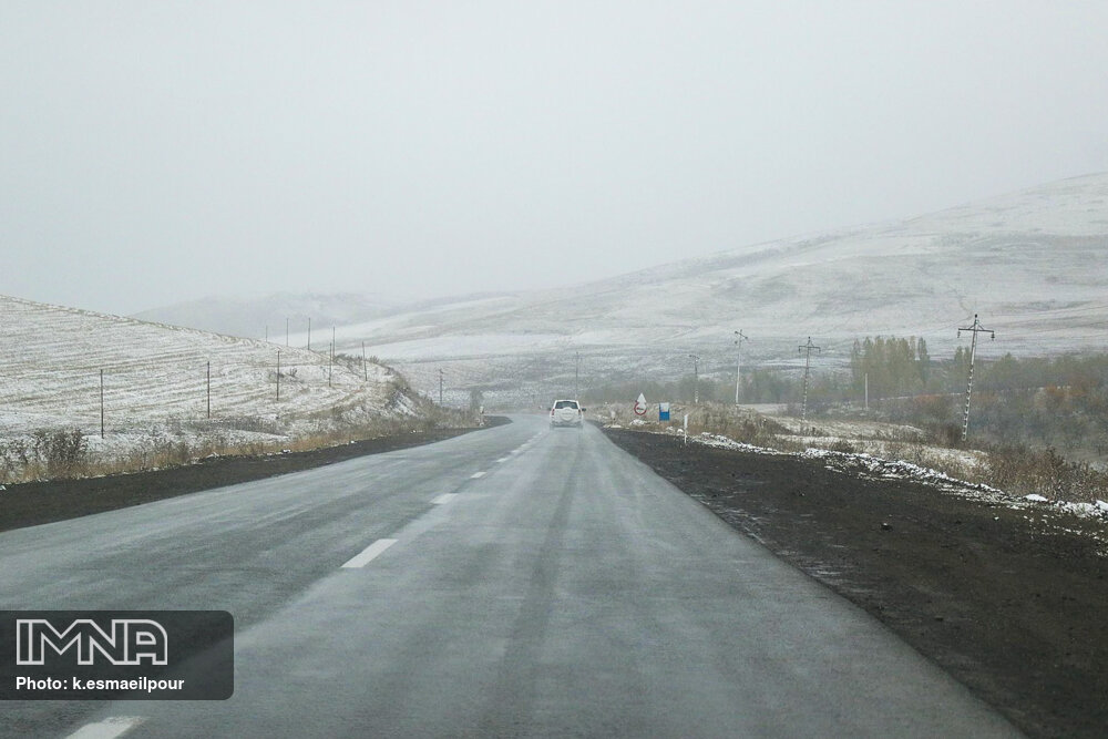 آخرین وضعیت راه‌های کشور / بارش برف و باران در محورهای ۶ استان