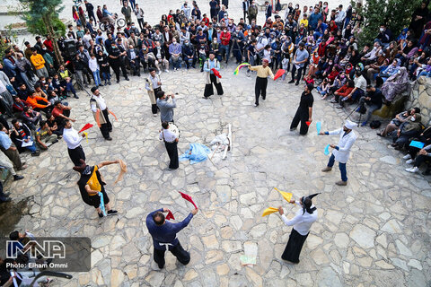 اجراهای عمومی روز دوم و سوم جشنواره بین المللی تئاتر خیابانی مریوان