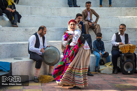 اجراهای عمومی روز دوم و سوم جشنواره بین المللی تئاتر خیابانی مریوان