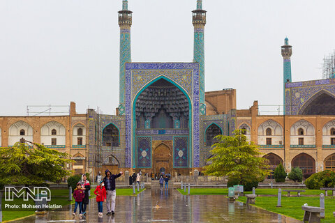 نخستین باران پاییزی در اصفهان