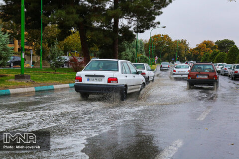 تداوم بارش‌ها تا روز یکشنبه در استان/مه‌آلودگی و اختلال در تردد جاده‌ای