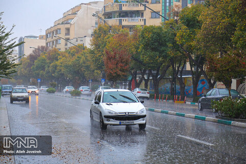 Isfahan welcomes first autumn rain
