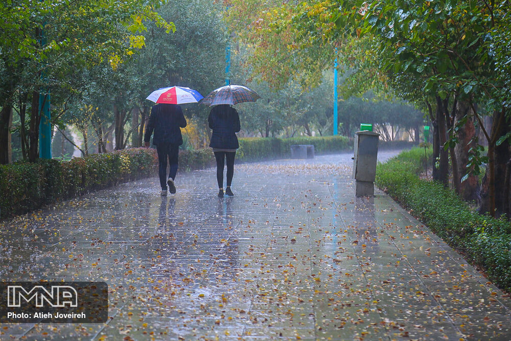 سامانه بارشی دوشنبه به اصفهان می‌رسد/بارش باران و احتمال کولاک برف