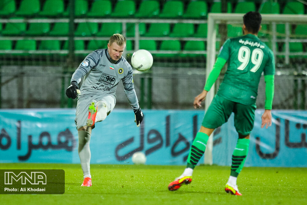 داشتن فراز و نشیب در طول یک فصل طبیعی است/ قدردان توصیههای نیازمند هستم