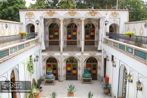 Mollabashi mansion house enjoys wealth of beauties