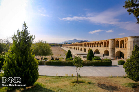 هوای اصفهان با ۱۵ ایستگاه فعال، سالم است