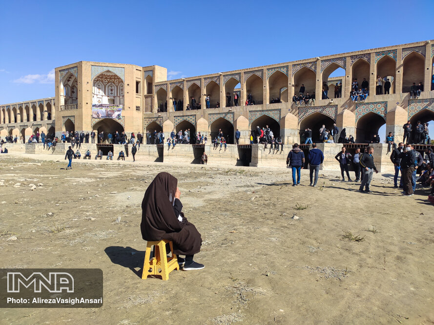   Isfahan Municipality stands by people concerning water shortage