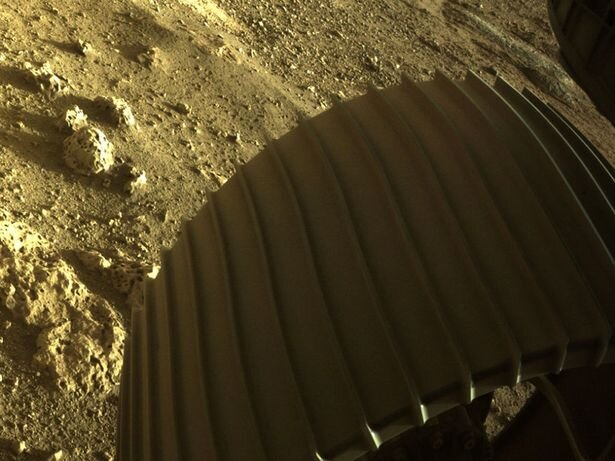 عکس دهانه یخ‌زده مریخ توسط ناسا منتشر شد