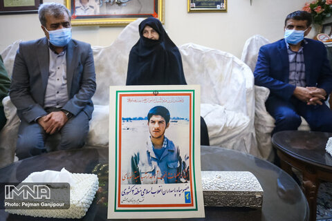 دیدار با خانواده چهار شهید عملیات محرم