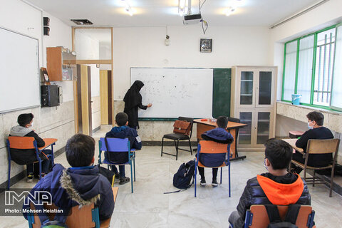 نظارت بر کیفیت تدریس معلمان مناطق روستایی اصفهان