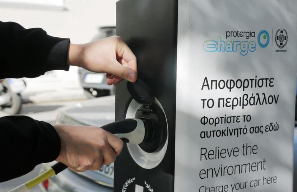 شارژ خودروهای برقی در یونان رایگان شد