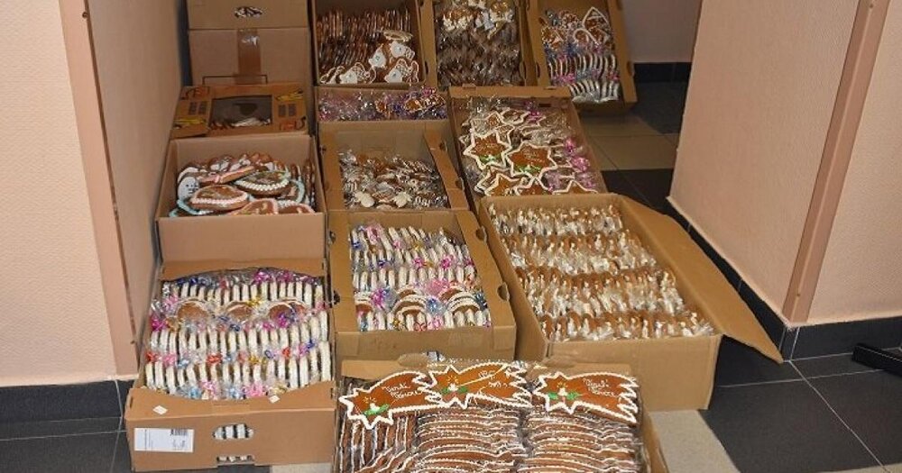 شهرداری پلزن شیرینی بازارهای کرونا زده را خریداری کرد