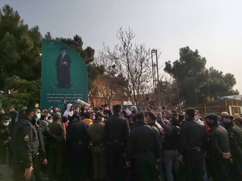 تجمع پرسپولیسی‌ها مقابل وزارت ورزش + عکس