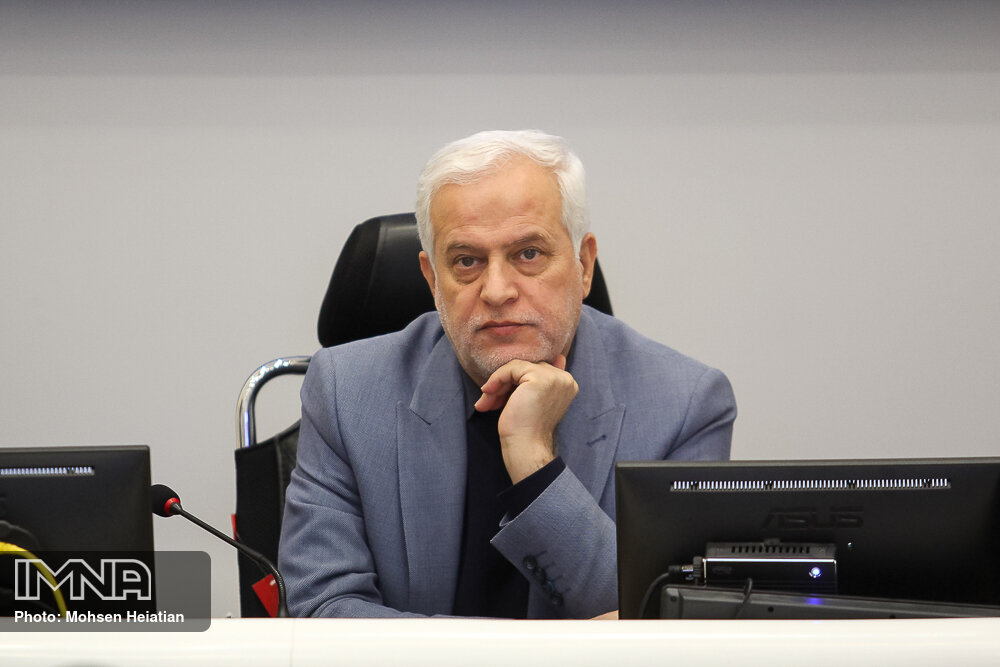 انتقاد شهردار اصفهان از تشتت آرا در کمیسیون ماده ۵/ درصدد رفع آسیب‌های اجتماعی هستیم