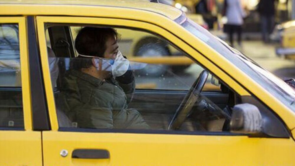 الزام رانندگان تاکسی ساری به نصب کارت واکسیناسیون
