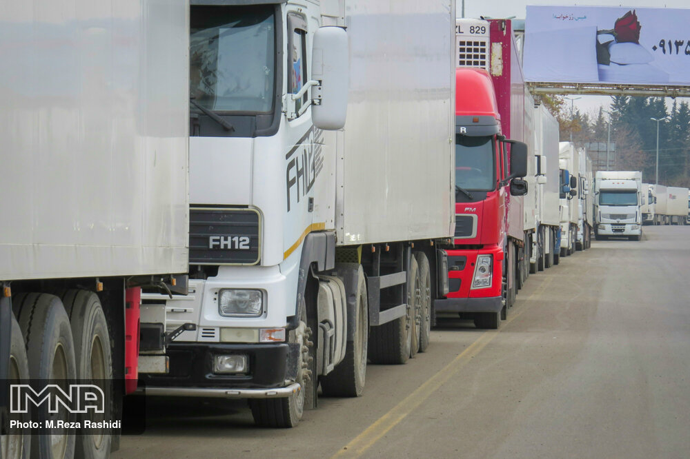 پذیرش بیش از یک هزار کامیون به کشور در کمتر از ۲ دقیقه