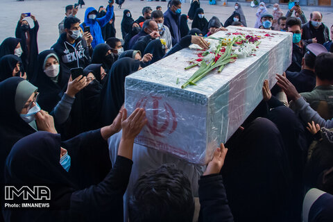 بدرقه تا بهشت؛ وداع بوشهری‌ها با ۴ شهید گمنام دفاع مقدس