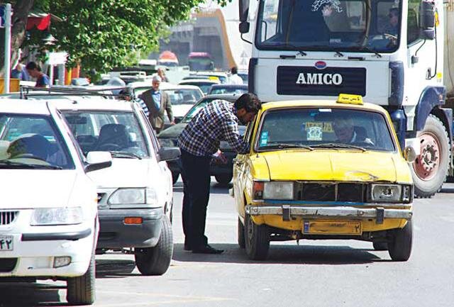 افزایش نرخ کرایه تاکسی از سوی راننده‌ها تخلف است