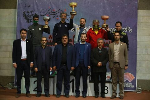 دونده‌های ذوب‌آهن و سپاهان در بین سه تیم برتر کشور