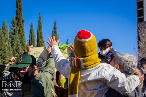 تشییع شهدای دوران دفاع مقدس در شیراز و سنندج