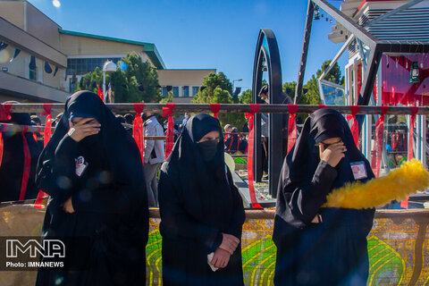 تشییع شهدای دوران دفاع مقدس در شیراز و سنندج
