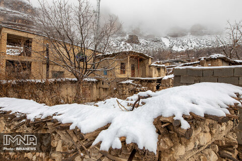 بارش برف در روستای کندازی
