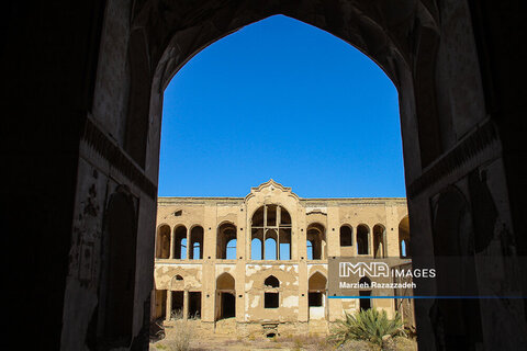 Amirabad palace stand strong against influx of sands