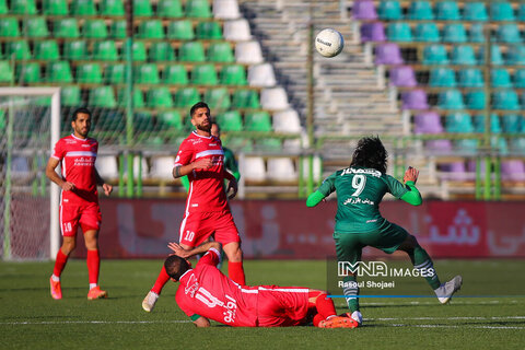 مرحله یک هشتم نهایی جام حذفی فوتبال؛ ذوب آهن _ پرسپولیس