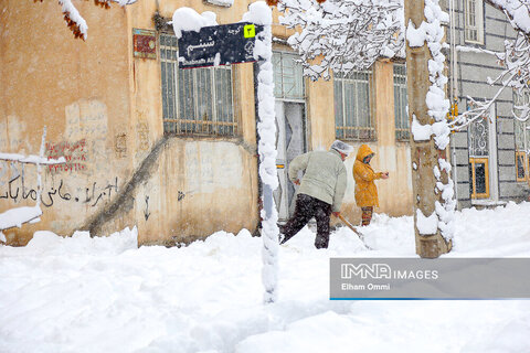 گازگرفتگی۳۰ نفر در یخبندان پایان هفته/بازگشایی راه‌های مسدود ۱۱ روستای فریدون‌شهر