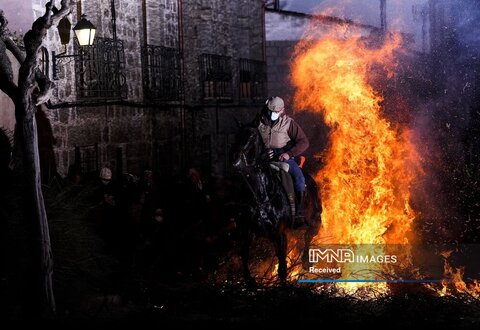 اسب سوار بر آتش برای پاکسازی: لاس لومیناریاس