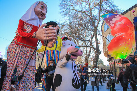 Isfahan's streets came alive with parade of cartoon characters
