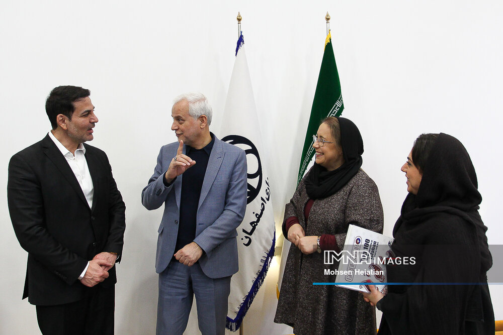 دیدار سفیر رومانی با شهردار اصفهان