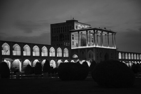 سوسوی چراغ گردشگری در کاخ عالی قاپو