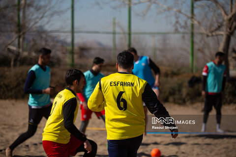 تمرین تیم ملی هندبال ساحلی در اصفهان