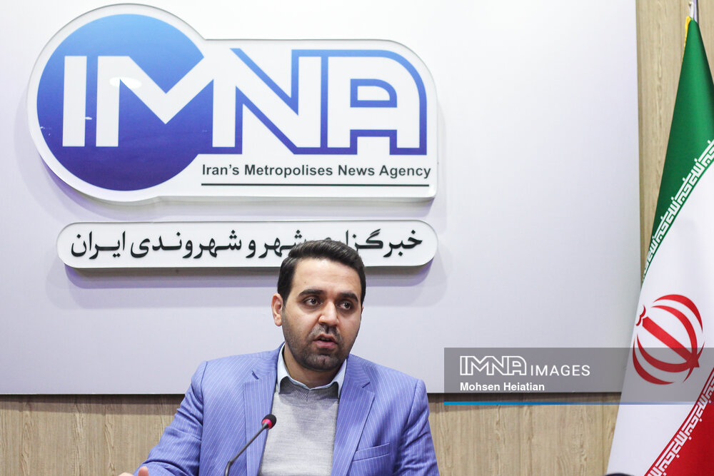 نقش شوراها در تحقق آرمان‌های انقلاب اسلامی چیست؟