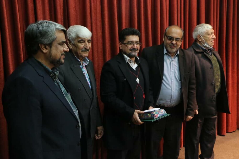 برگزاری همایش ادبی«آب و آیینه» در نگارستان امام خمینی(ره)