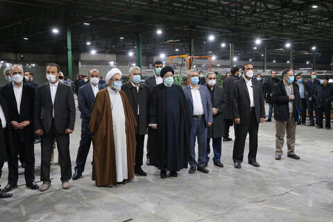 بازدید رئیس جمهور از شرکت صنایع پوشش ایران