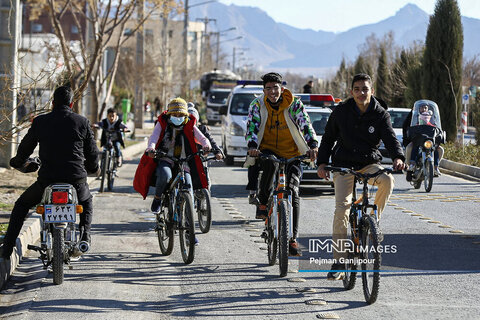 همایش پیاده روی و دوچرخه سواری در منطقه ۹ اصفهان